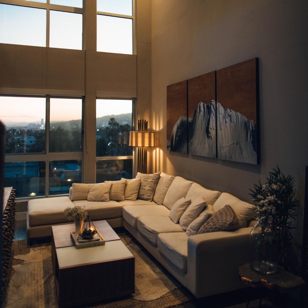 image of a corner lamp